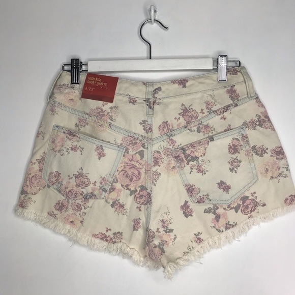NWT High rise short shorts Floral cutoffs sz6 - Picture 8 of 8